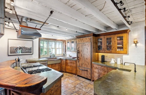 Downtown East House | Luxury Historic Home Next to US Bank Stadium. Private Courtyard + Rooftop.