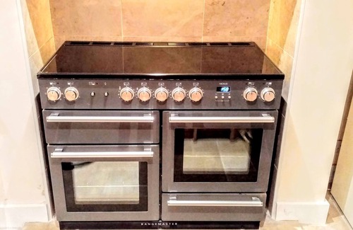 New Forest District House | Luxury Historic House/Wood Burning Stove/Wifi/Parking/Parking/Pet Friendly