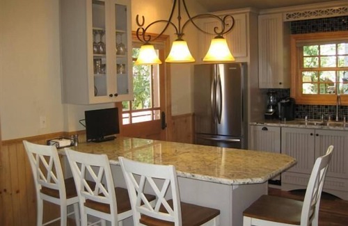 Truckee Cabin | Luxury Historic Truckee River Cabin Hideaway