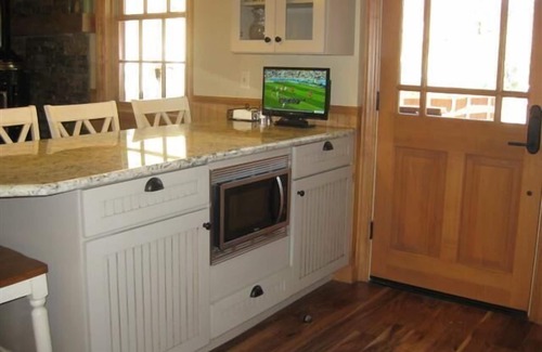 Truckee Cabin | Luxury Historic Truckee River Cabin Hideaway