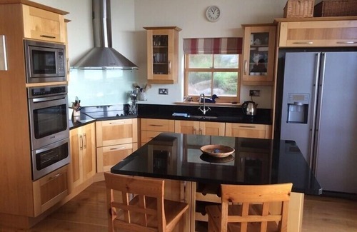 Ballycotton House | Luxury Holiday Cottage by a secluded beach near Ballycotton