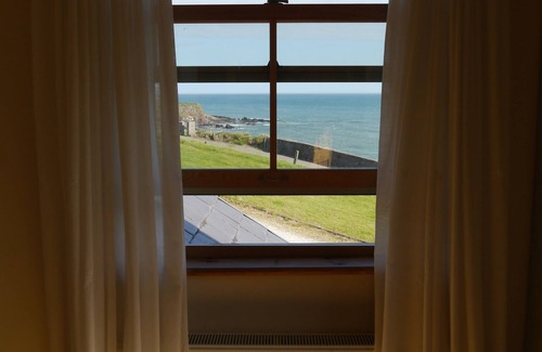 Ballycotton House | Luxury Holiday Cottage by a secluded beach near Ballycotton