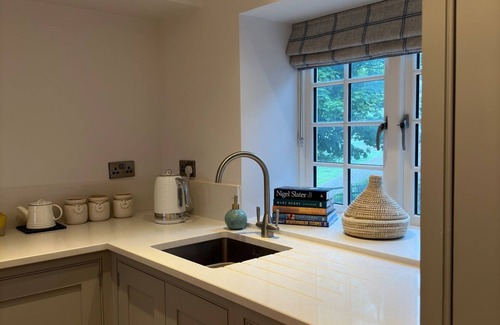 Seahouses House | Luxury Holiday Cottage Sleeps 8, near the beach between Bamburgh and Seahouses