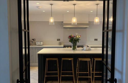 Seahouses House | Luxury Holiday Cottage Sleeps 8, near the beach between Bamburgh and Seahouses