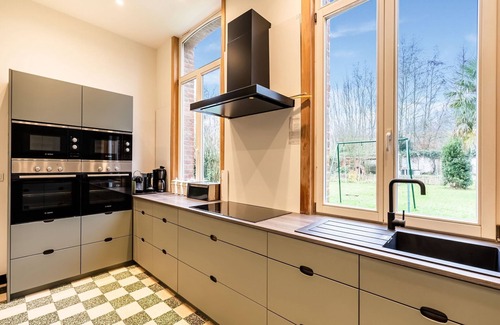 Flobecq House | Luxury holiday home in Vloesberg with sauna and hot tub