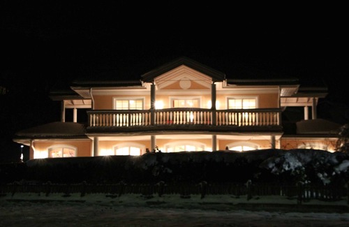 Moetz House | Luxury Holiday Home in Mid-Tyrol - Premium Holidays for 2-14 Guests