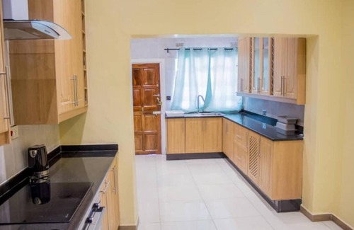 Harare House | Luxury Holiday Home in Harare 10mins from airport