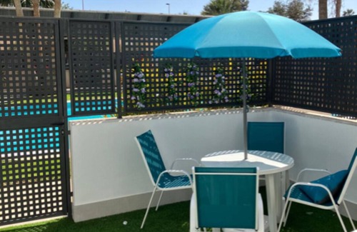 Pilar de la Horadada House | LUXURY HOLIDAY HOME WITH POOL 5 MINS WALK TO BEACH. WIFI,AIR CON, FULL KITCHEN