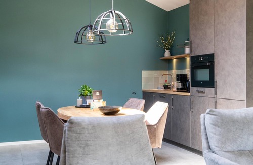 Hellendoorn House | Luxury holiday home with a large conservatory
