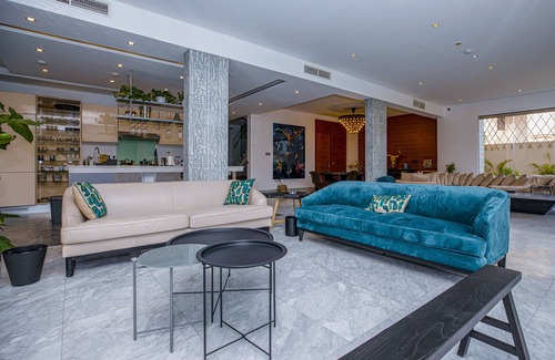 Abu Dhabi Villa | Luxury Holiday House