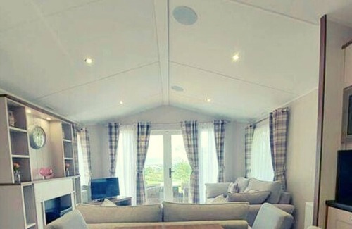 Woolhope Cabin | Luxury Holiday Lodge in Herefordshire Countryside - Long Meadow View