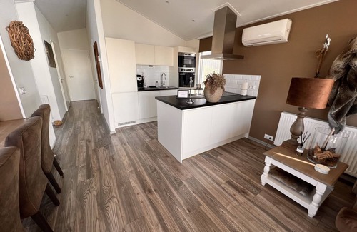 Bovenkarspel Ski Chalet | Luxury holiday villa * Markermeer Bovenkarspel directly on the Markermeer