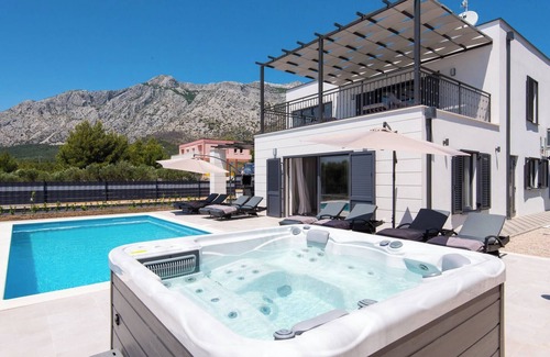 Stankovici Villa | Luxury Holiday Villa Olive Tree with swimming pool and magnificent sea view!