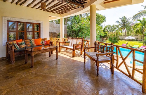 Galu Villa | Luxury Holiday Villa - Private Chef - Pool - A/C (partly)