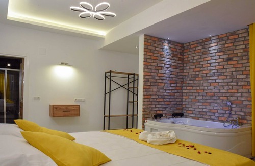 Demre Villa | Luxury Holiday Villa with indoor and outdoor swimming pool and jacuzzi