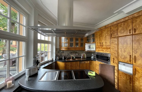 Kernstadt Lehrte Villa | Luxury Holidays Villa EMG Hanover Trade Fair 20P