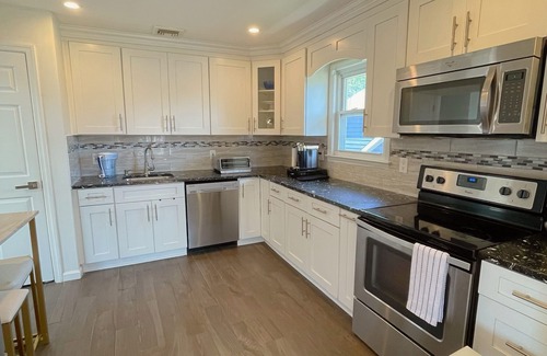 East Meadow House | Luxury home, 15 min beach/5 min Eisenhower Park/Nassau Coliseum/45 min NYC