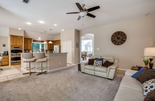 North Arlington House | LUXURY HOME! 2.5 mi Cowboy Stadium; Six Flags; 15 minutes to DFW