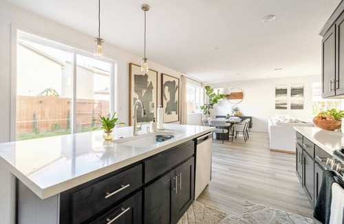 Sacramento House | Luxury Home 4 bed 3 Bath Retreat Family-Friendly