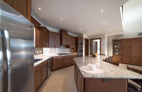 Coco House | Luxury Home-4 King Master Suites-Heated Pool-Swim Up Bar & Pool Side Game Area