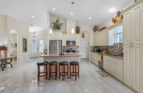 Egypt Lake-Leto House | Luxury Home 7PPL/Airport/Busch Gardens