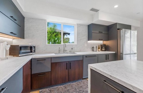 San Rafael House | Luxury Home among the trees with views of Mt Tam