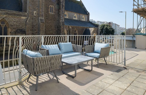Hele House | Luxury home by the harbour