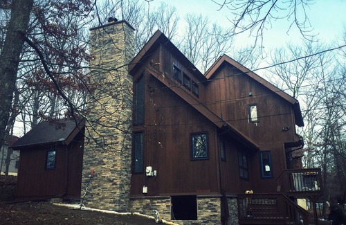 East Stroudsburg House | Luxury home, close to 2 ski resorts, 3 water parks, casino, outlets, high-tech.