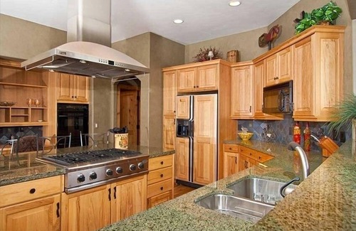 Warrior's Mark West House | Luxury Home, Family Friendly, 4900 Sq Foot, 6 BR Ski in/Out!