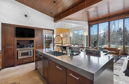 Aspen House | Luxury Home | Family Fun w/Hot Tub & Home Theater