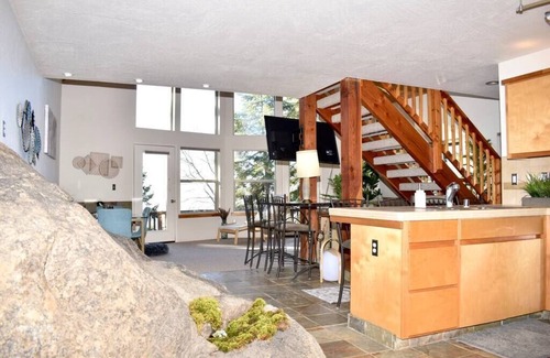 Springville House | Luxury Home (Giant Sequoias, Waterfalls, Hiking)