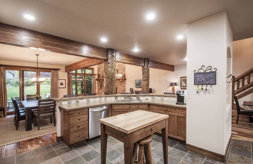 Park Meadows House | Luxury Home - Great for Multiple Families - 3 Master Bedrooms - Free WiFi