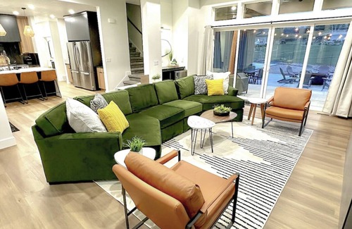 Lava Hot Springs House | Luxury Home! Hot Tub, SportCourt, Putting Green, & BunkRoom for kids!