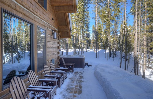 Powder Ridge House | Luxury Home, Ideal Winter Ski-in/Ski-out or Summer Basecamp