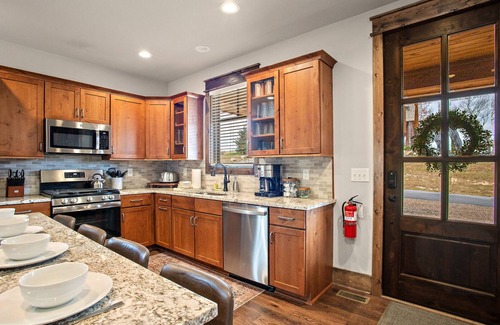 Elk Park House | Luxury Home in Exclusive Community