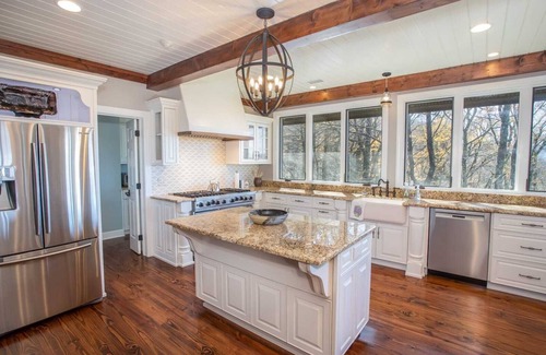 Boone Cabin | Luxury Home in Resort Community–Grandfathered Inn