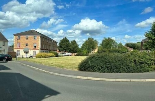 Rugby Apartment | Luxury home in rugby ready 4U