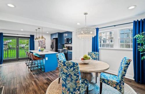 Detroit - Shoreway House | Luxury Home in the Heart of Gordon Square