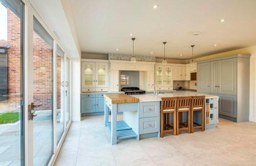 Woodcote Ski Chalet | Luxury home in Woodcote
