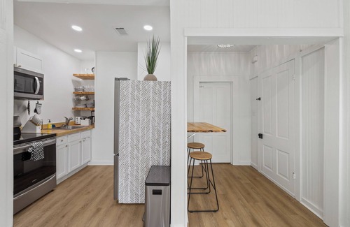 Washington Square House | Luxury Home— Midtown; Huge Backyard; Mardi Gras