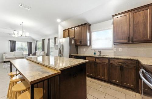 Fort Worth Apartment | Luxury Home Mins to JPS, Medical City, Historic District, Zoo, Water Garden