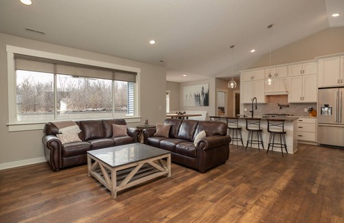 Rochester House | Luxury Home - Minutes from Downtown - 3 Bedroom/2 Bath