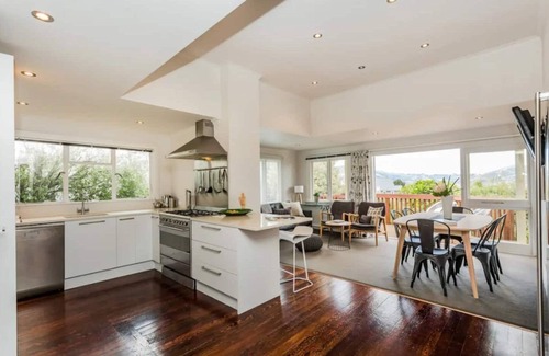 Roslyn House | Luxury Home, Modern Living