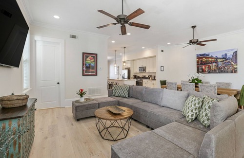 Broadmoor House | Luxury home near everything!