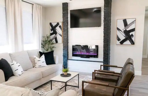 Colorado City House | LUXURY Home Near ZIONS National Park