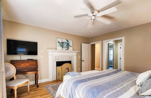 North Falmouth House | Luxury Home Near Old Silver Beach
