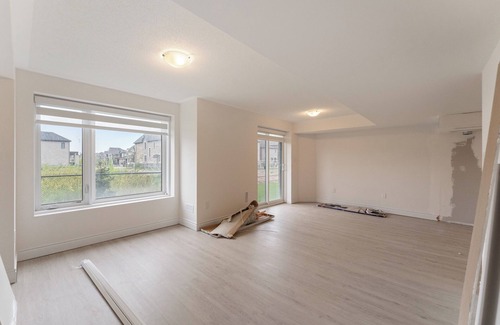 Oakville House | Luxury HOME OASIS in OAKVILLE! 3 storey townhome. upgraded appliances Sleeps 10.