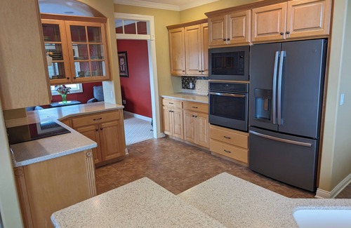 Harlan House | Luxury Home on 4th fairway of country club! Golf Getaway. Quality throughout.