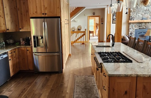 Lincoln House | Luxury Home On Loon Mtn Home, Spectacular Mountain Views, Pool/Spa access incl