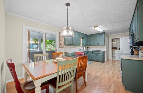 Dahlonega House | Luxury home perfect for Family/Friend get-a-way to enjoy Dahlonega!